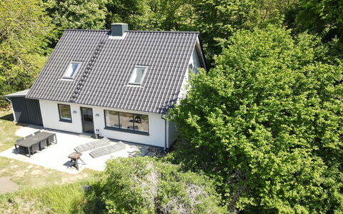 Rosa - 300M from the Sea: Hout, Dak, Architectuur, Huis, Huis, Verblijf, Siding, Hardwood, Helling, Landgoed