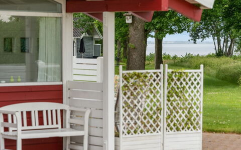 Ditte - 300M from the Sea: Hout, Veranda, Schaduw, Outdoor Structuur, Tuin, Beits, Garden Gebouwen, Werf, Buitenmeubels, Hardwood