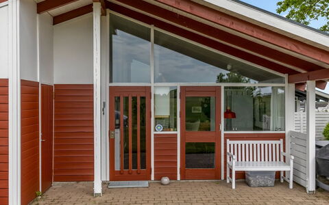 Ditte - 300M from the Sea: Meubilair, Interieur Ontwerp, Flooring, Hout, Verdieping, Plafond, Houten Vloer, Stoel, Tafel, Verlichting