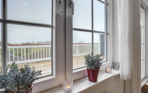 Marga - 400M from the Sea: Dak, Huis, Huis, Verblijf, Deur, Siding, Dek, Veranda, Plank, Hardwood