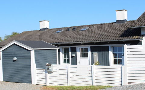 Marga - 400M from the Sea: Dak, Huis, Huis, Verblijf, Deur, Siding, Dek, Veranda, Plank, Hardwood