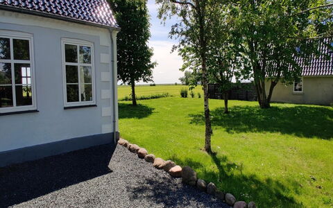 Juuso - 20Km from the Sea: Huis, Huis, Verblijf, Oprit, Gazon, Tuin, Landgoed, Landscaping, Siding, Werf