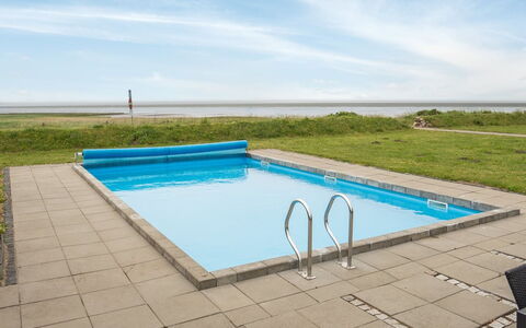 Annagrete - 12Km from the Sea: Woongebied, Dak, Voorstad, Oprit, Landgoed, Schoorsteen