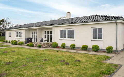 Annagrete - 12Km from the Sea: Woongebied, Dak, Voorstad, Oprit, Landgoed, Schoorsteen