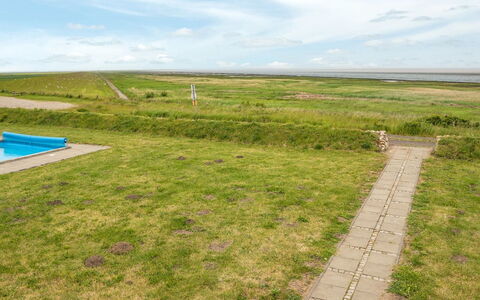 Annagrete - 12Km from the Sea: Woongebied, Dak, Voorstad, Oprit, Landgoed, Schoorsteen