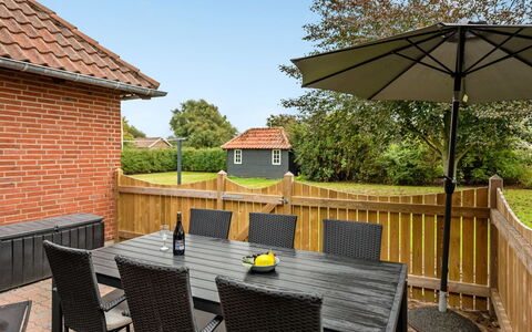 Nita - 24Km from the Sea: Blauw, Struik, Verblijf, Groundcover, Tuin, Landgoed, Schaduw, Landscaping, Boerderij, Eco Hotel
