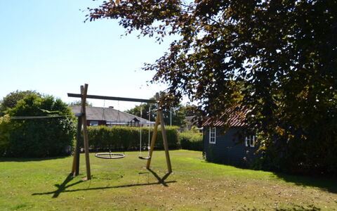Nita - 24Km from the Sea: Blauw, Struik, Verblijf, Groundcover, Tuin, Landgoed, Schaduw, Landscaping, Boerderij, Eco Hotel