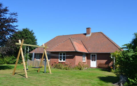 Nita - 24Km from the Sea: Blauw, Struik, Verblijf, Groundcover, Tuin, Landgoed, Schaduw, Landscaping, Boerderij, Eco Hotel