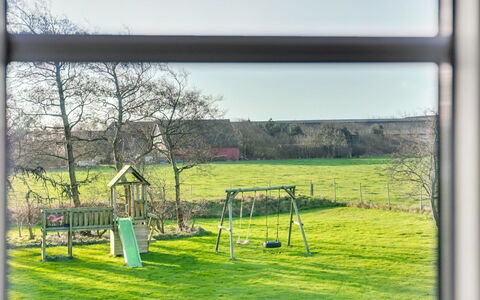 Anje - 16Km from the Sea: Hout, Dak, Architectuur, Huis, Huis, Verblijf, Siding, Hardwood, Helling, Landgoed