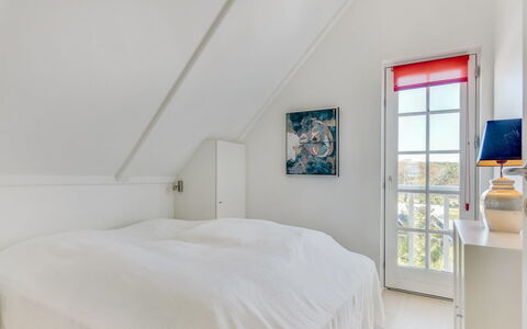 Joar - 5M to the Fjord: Flooring, Verdieping, Hout, Interieur Ontwerp, Plafond, Slaapkamer, Bed, Kamer, Meubilair, Huis