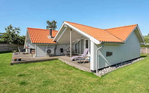 Katrina - 50M to the Fjord: Dak, Huis, Land Lot, Huis, Verblijf, Landgoed, Garden Gebouwen, Schaduw, Blokhut, Landscaping