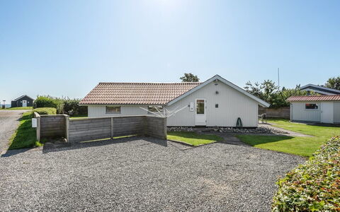 Katrina - 50M to the Fjord: Dak, Huis, Land Lot, Huis, Verblijf, Landgoed, Garden Gebouwen, Schaduw, Blokhut, Landscaping