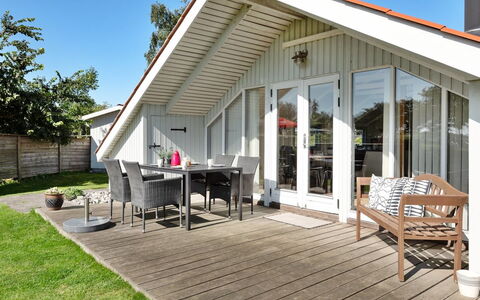 Katrina - 50M to the Fjord: Dak, Huis, Land Lot, Huis, Verblijf, Landgoed, Garden Gebouwen, Schaduw, Blokhut, Landscaping