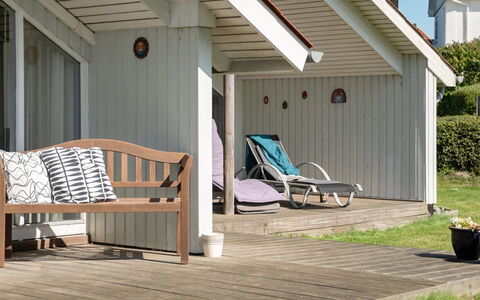 Katrina - 50M to the Fjord: Dak, Huis, Land Lot, Huis, Verblijf, Landgoed, Garden Gebouwen, Schaduw, Blokhut, Landscaping