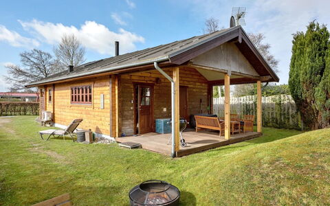 Fortuna - 200M from the Sea: Dak, Huis, Huis, Verblijf, Deur, Siding, Dek, Veranda, Plank, Hardwood