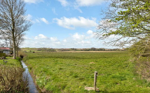 Fortuna - 200M from the Sea: Dak, Huis, Huis, Verblijf, Deur, Siding, Dek, Veranda, Plank, Hardwood