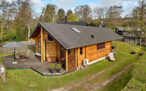 Fortuna - 200M from the Sea: Dak, Huis, Huis, Verblijf, Deur, Siding, Dek, Veranda, Plank, Hardwood