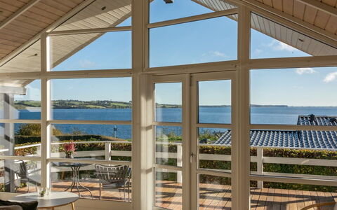 Nica - 100M from the Sea: Dak, Huis, Huis, Verblijf, Siding, Landgoed, Oprit, Garden Gebouwen, Werf, Schuur
