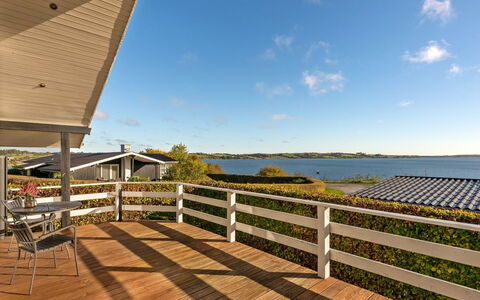 Nica - 100M from the Sea: Dak, Huis, Huis, Verblijf, Siding, Landgoed, Oprit, Garden Gebouwen, Werf, Schuur