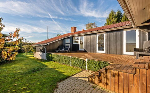 Nica - 100M from the Sea: Dak, Huis, Huis, Verblijf, Siding, Landgoed, Oprit, Garden Gebouwen, Werf, Schuur