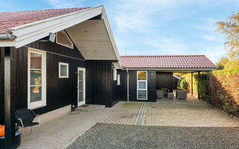 Nica - 100M from the Sea: Dak, Huis, Huis, Verblijf, Siding, Landgoed, Oprit, Garden Gebouwen, Werf, Schuur