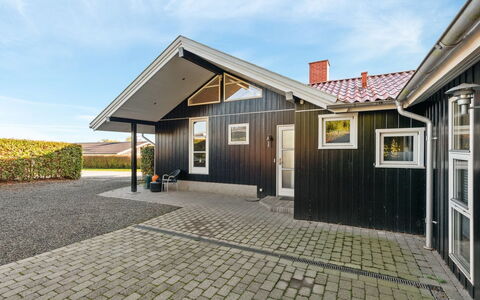 Nica - 100M from the Sea: Dak, Huis, Huis, Verblijf, Siding, Landgoed, Oprit, Garden Gebouwen, Werf, Schuur