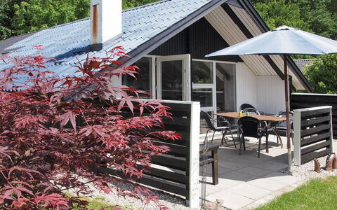 Hortensia - 350M from the Sea: Meubilair, Interieur Ontwerp, Flooring, Hout, Verdieping, Plafond, Houten Vloer, Stoel, Tafel, Verlichting