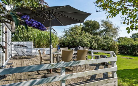 Leandra - 600M from the Sea: 