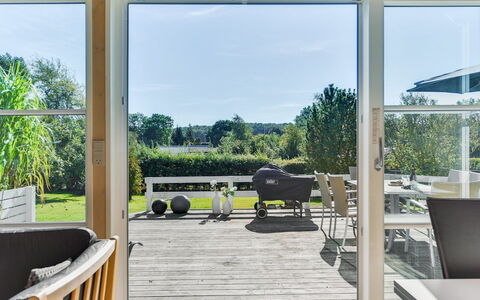 Leandra - 600M from the Sea: Woongebied, Dak, Voorstad, Oprit, Landgoed, Schoorsteen