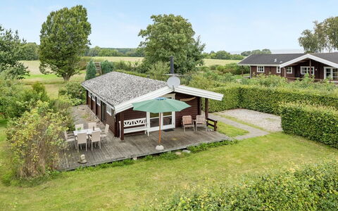 Gudmunde - 200M from the Sea: Meubilair, Interieur Ontwerp, Flooring, Hout, Verdieping, Plafond, Houten Vloer, Stoel, Tafel, Verlichting
