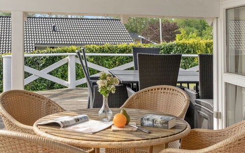 Annvy - 200M from the Sea: Meubilair, Interieur Ontwerp, Flooring, Hout, Verdieping, Plafond, Houten Vloer, Stoel, Tafel, Verlichting