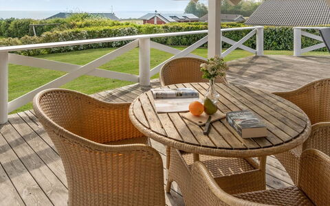 Annvy - 200M from the Sea: Meubilair, Interieur Ontwerp, Flooring, Hout, Verdieping, Plafond, Houten Vloer, Stoel, Tafel, Verlichting