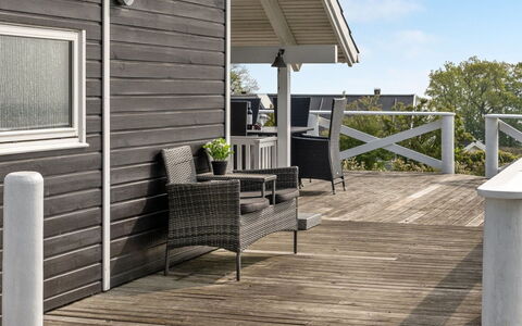 Annvy - 200M from the Sea: Meubilair, Interieur Ontwerp, Flooring, Hout, Verdieping, Plafond, Houten Vloer, Stoel, Tafel, Verlichting