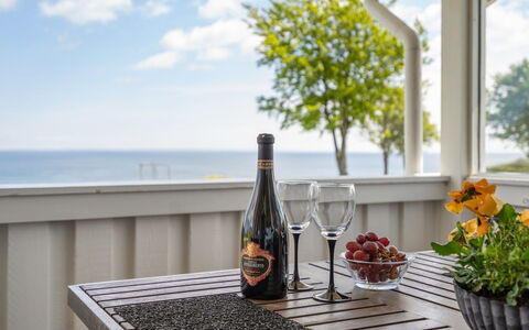 Anastacia - 75M from the Sea: Huis, Huis, Dak, Woongebied, Verblijf, Landgoed, Boerderij, Gazon, Landscaping, Siding