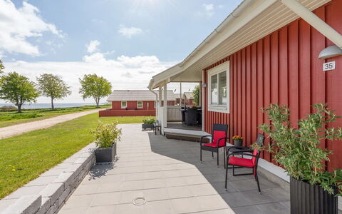 Anastacia - 75M from the Sea: Huis, Huis, Dak, Woongebied, Verblijf, Landgoed, Boerderij, Gazon, Landscaping, Siding