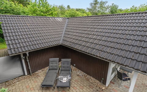 Melisa - 28Km from the Sea: Verblijf, Huis, Huis, Dak, Veranda, Landgoed, Siding, Garden Gebouwen, Boerderij, Werf