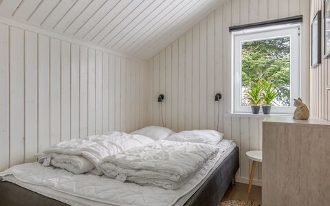 Aleide - 29Km from the Sea: Slaapkamer, Hout, Flooring, Verdieping, Bed, Laken, Bedding, Plafond, Interieur Ontwerp, Bed Frame