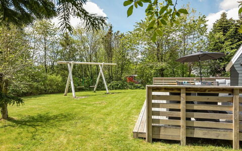 Aleide - 29Km from the Sea: Struik, Tuin, Schaduw, Gazon, Hardwood, Plank, Backyard, Werf, Weide, Landscaping