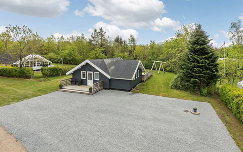 Aleide - 29Km from the Sea: Huis, Oprit, Verblijf, Landgoed, Landscaping, Tuin, Siding, Gazon, Werf