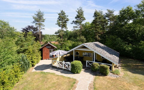 Hannelise - 30Km from the Sea: Verblijf, Garden Gebouwen, Oprit, Boerderij, Schuur, Siding, Blokhut, Backyard
