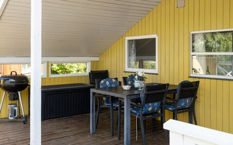 Hannelise - 30Km from the Sea: Hout, Flooring, Verdieping, Interieur Ontwerp, Plafond, Meubilair, Houten Vloer, Veranda, Beits, Hardwood