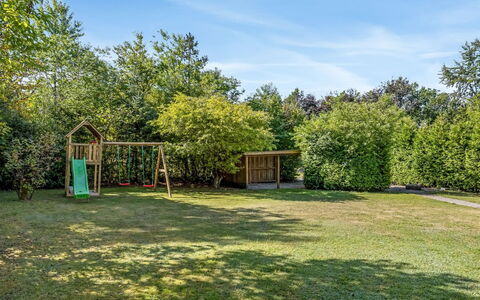Hannelise - 30Km from the Sea: Gras, Struik, Tuin, Land Lot, Gazon, Schaduw, Backyard, Landscaping, Werf, Park