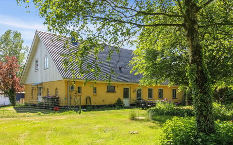 Lokke - 19Km from the Sea: Hout, Dak, Architectuur, Huis, Huis, Verblijf, Siding, Hardwood, Helling, Landgoed