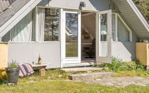 Ødke - 3.5Km from the Sea: Verblijf, Huis, Garden Gebouwen, Siding, Schaduw, Daylighting, Backyard, Outdoor Structuur, Plank, Schuur