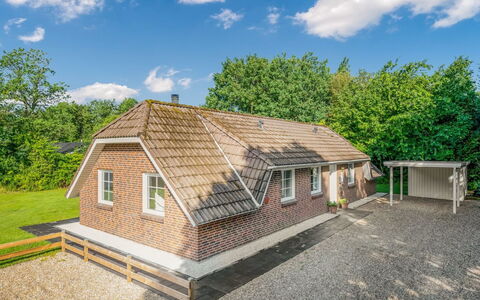 Prohor - 10.5Km from the Sea: Dak, Huis, Huis, Verblijf, Deur, Siding, Dek, Veranda, Plank, Hardwood