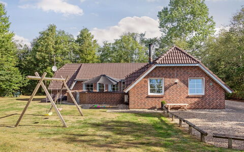Friederk - 12Km from the Sea: Huis, Dak, Verblijf, Huis, Gazon, Boerderij, Werf, Landgoed, Tuin, Backyard