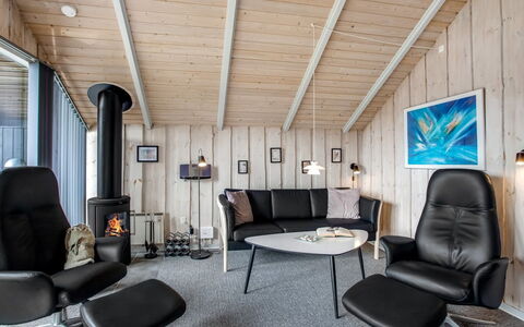 Tecla - 12Km from the Sea: Meubilair, Interieur Ontwerp, Plafond, Huis, Woonkamer, Lichte Inrichting, Kamer, Stoel, Bankstel, Zolder