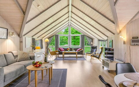 Torben - 10Km from the Sea: Verblijf, Plafond, Hardwood, Garden Gebouwen, Siding, Blokhut, Woonkamer, Timmerhout, Plank, Schuur