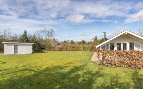 Edvardsine - 12Km from the Sea: Dak, Huis, Land Lot, Huis, Verblijf, Landgoed, Garden Gebouwen, Schaduw, Blokhut, Landscaping