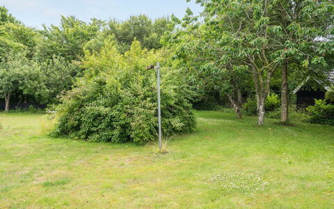 Landeline - 200M to the Fjord: Dak, Huis, Huis, Verblijf, Deur, Siding, Landgoed, Gazon, Werf, Veranda